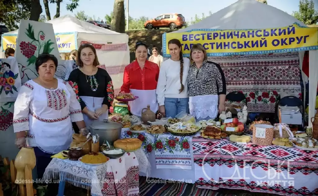 Фестиваль «Пан Борщ» у Косівській громаді: 15 рецептів, ярмарок та понад 200 тисяч гривень для ЗСУ