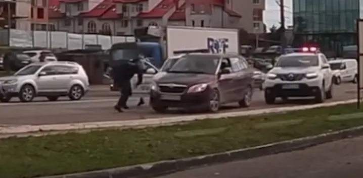 У Тернополі п’яний військовослужбовець ТЦК тікаючи від поліції вчинив кілька ДТП та напав на поліцейського