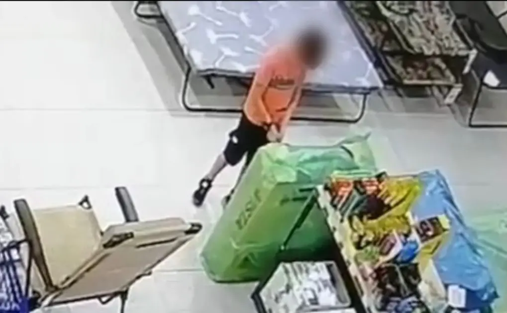 У столиці 6-річний хлопчик підпалив гіпермаркет. ВІДЕО