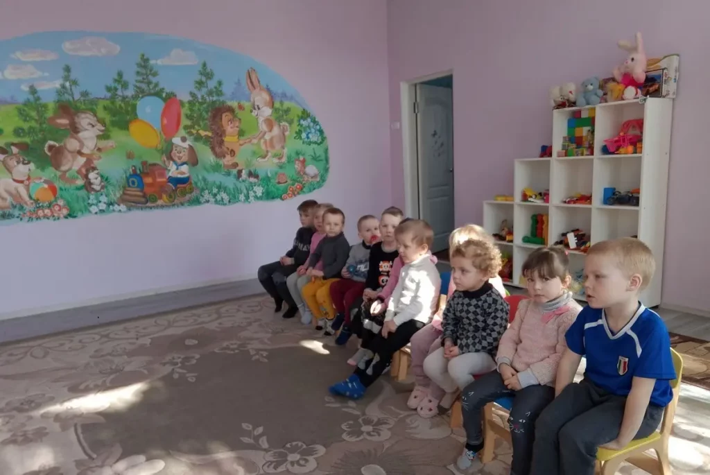 «Ми вчимо доброті»: як ляльковий театр у селі на Одещині став альтернативою гаджетам