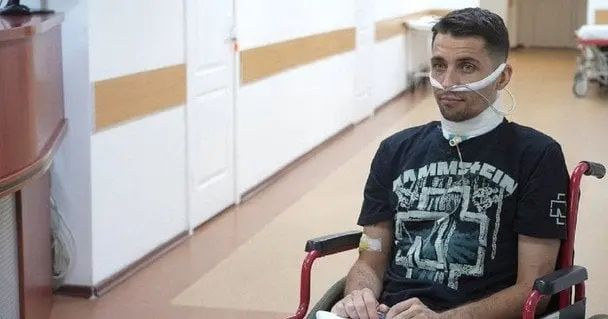 Йому перерізали горло і кинули до ями зі сміттям: неймовірна історія порятунку бійця ЗСУ