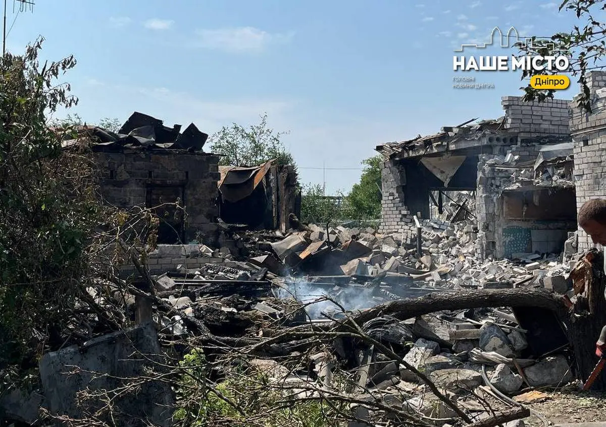 Руїни замість будинків: фото наслідків ворожої атаки у приватному секторі Дніпра