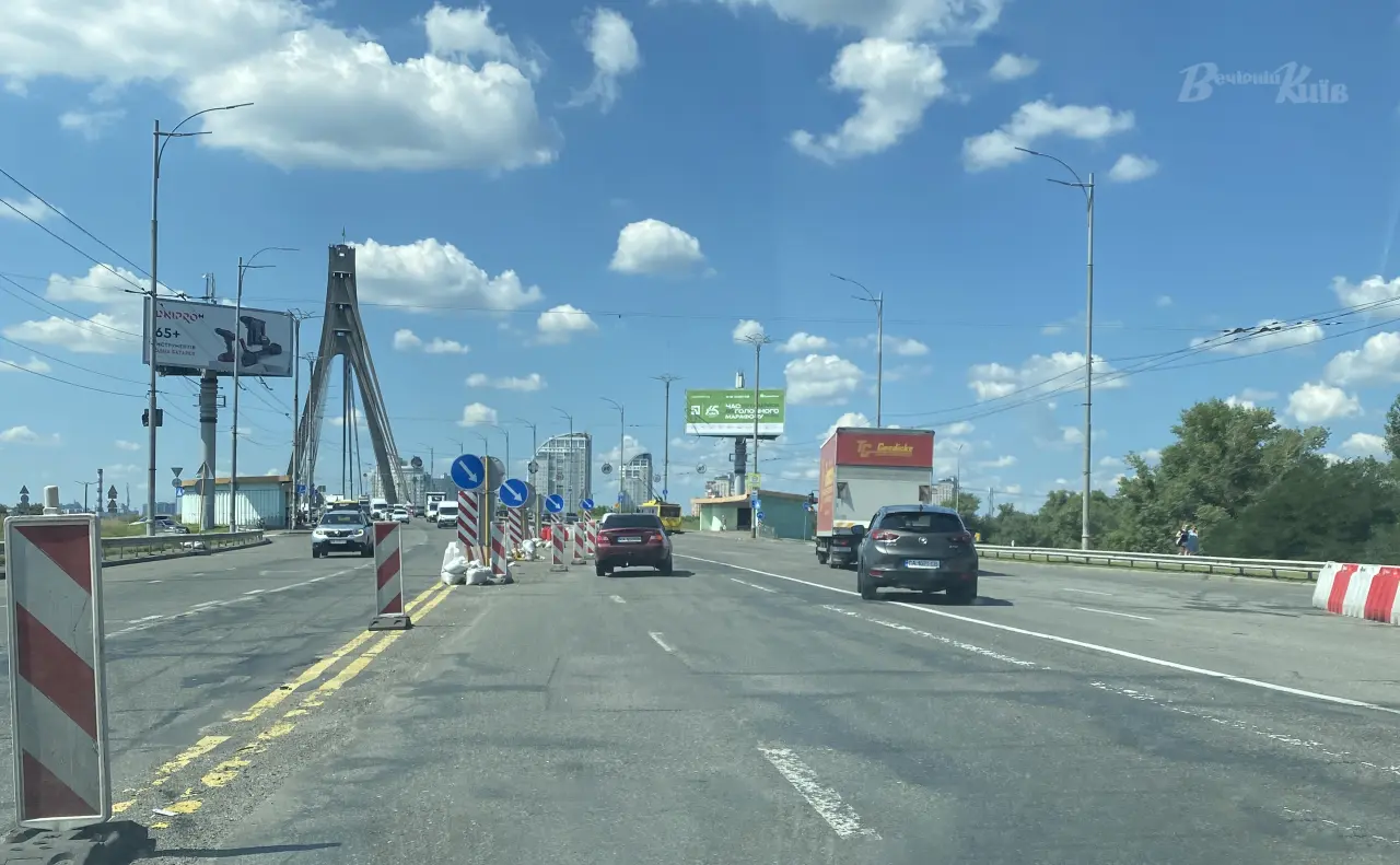 На мосту через річку Десенка змінюється графік реверсного руху