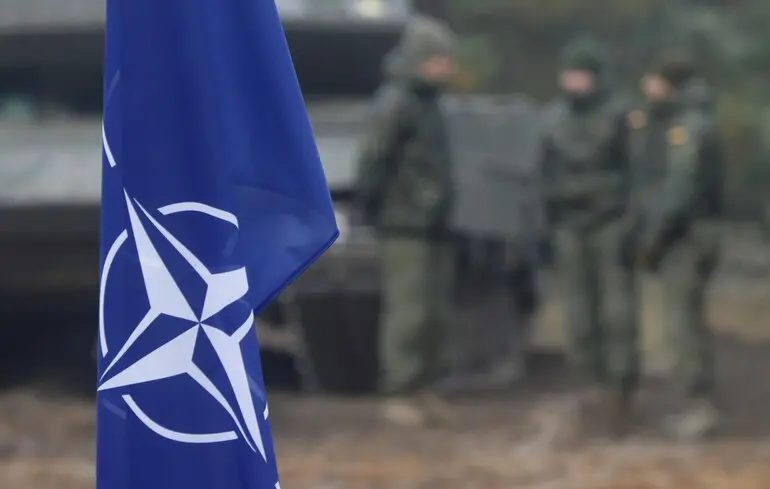 Після атаки російських дронів на Польщу НАТО застосувало статтю 4: що це означає 