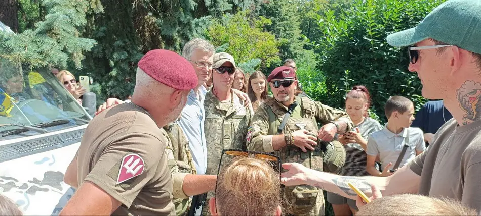 «Караоке на Майдані» у Вінниці зібрали майже 57 тисяч для ДШБ