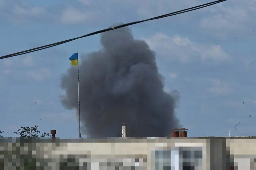Дві російські авіабомби вдарили по житловій забудові у Харкові