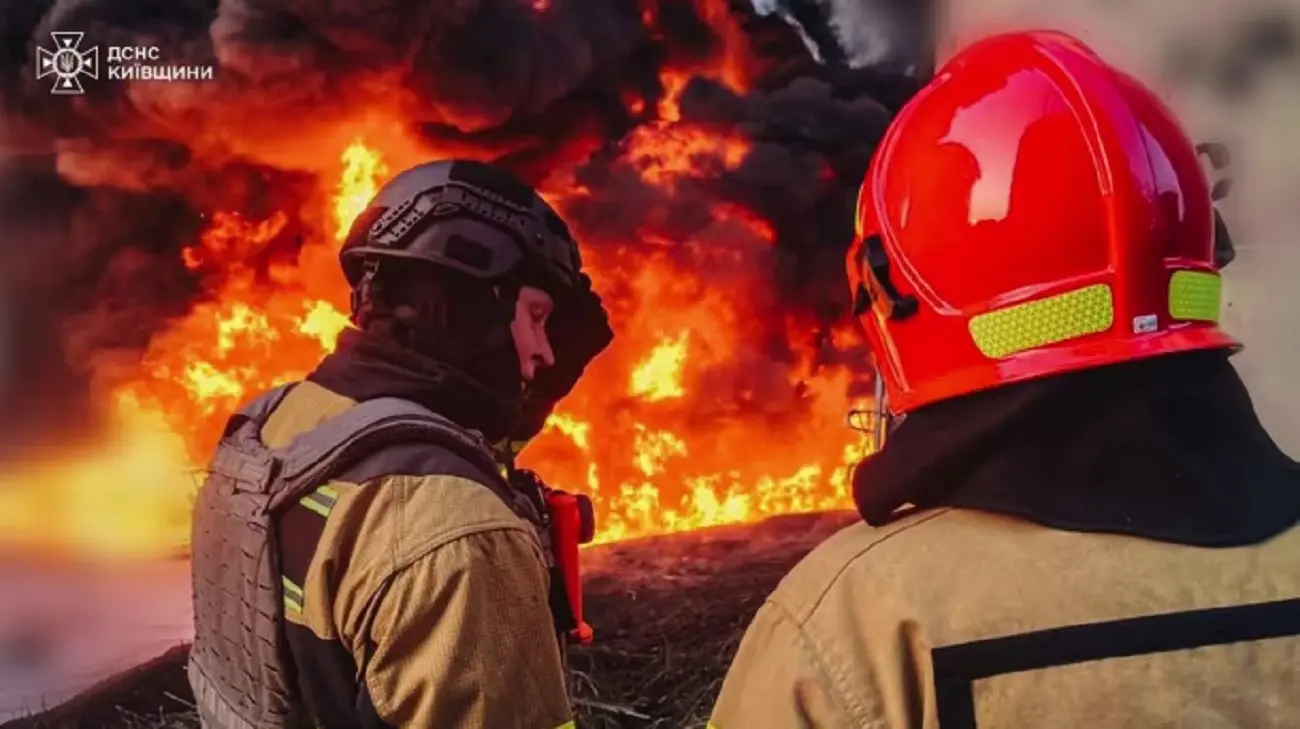 Наслідки ворожої атаки на Київщині: в ОВА повідомили про пожежі в 4 районах