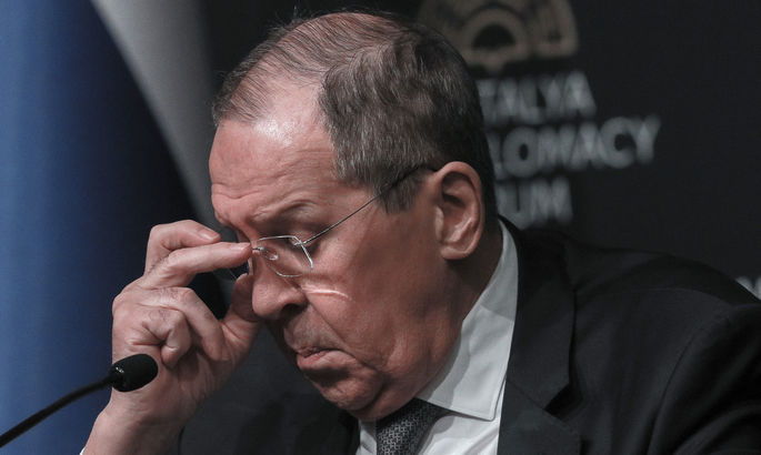 Лавров снова заговорил о &quot;нелегитимности власти&quot; в Украине, требуя провести выборы для подписания мирного соглашения
