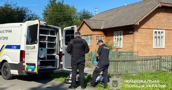 У селі на Львівщині 21-річний нападник зарізав сплячу пенсіонерку і поранив її сина