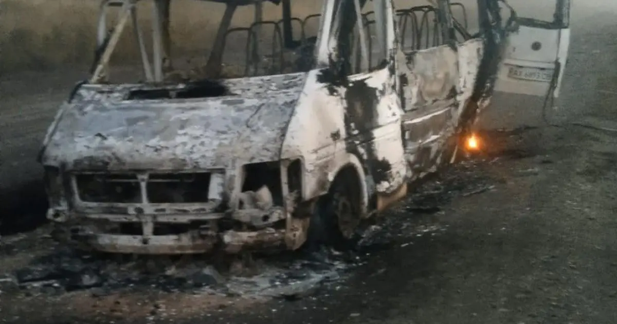 Російські дрони обстріляли автобус, автівку та будинки у Харківській області
