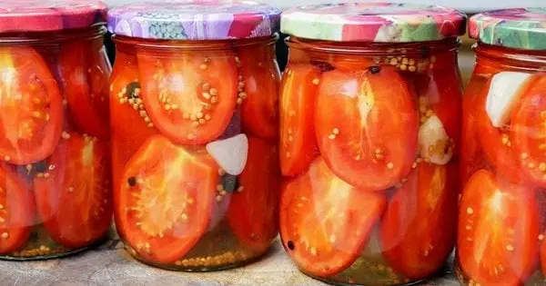 Мариновані помідори половинками: простий рецепт на зиму