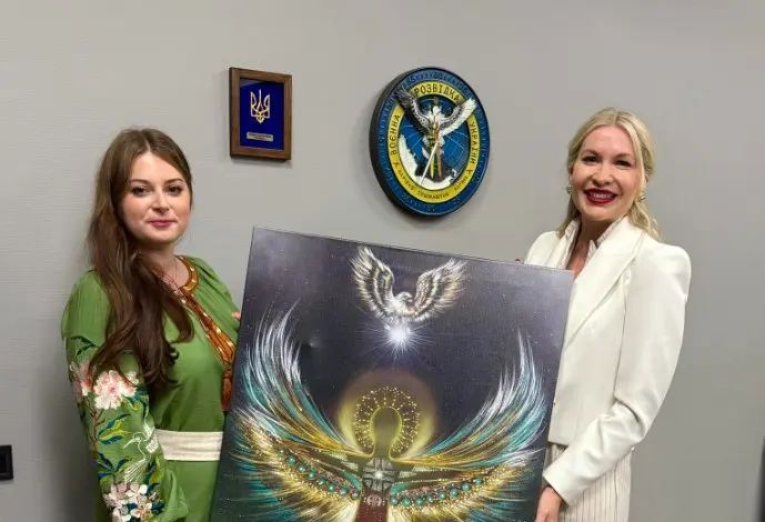 Доньці спецпредставника президента США вінницька художниця подарувала картину
