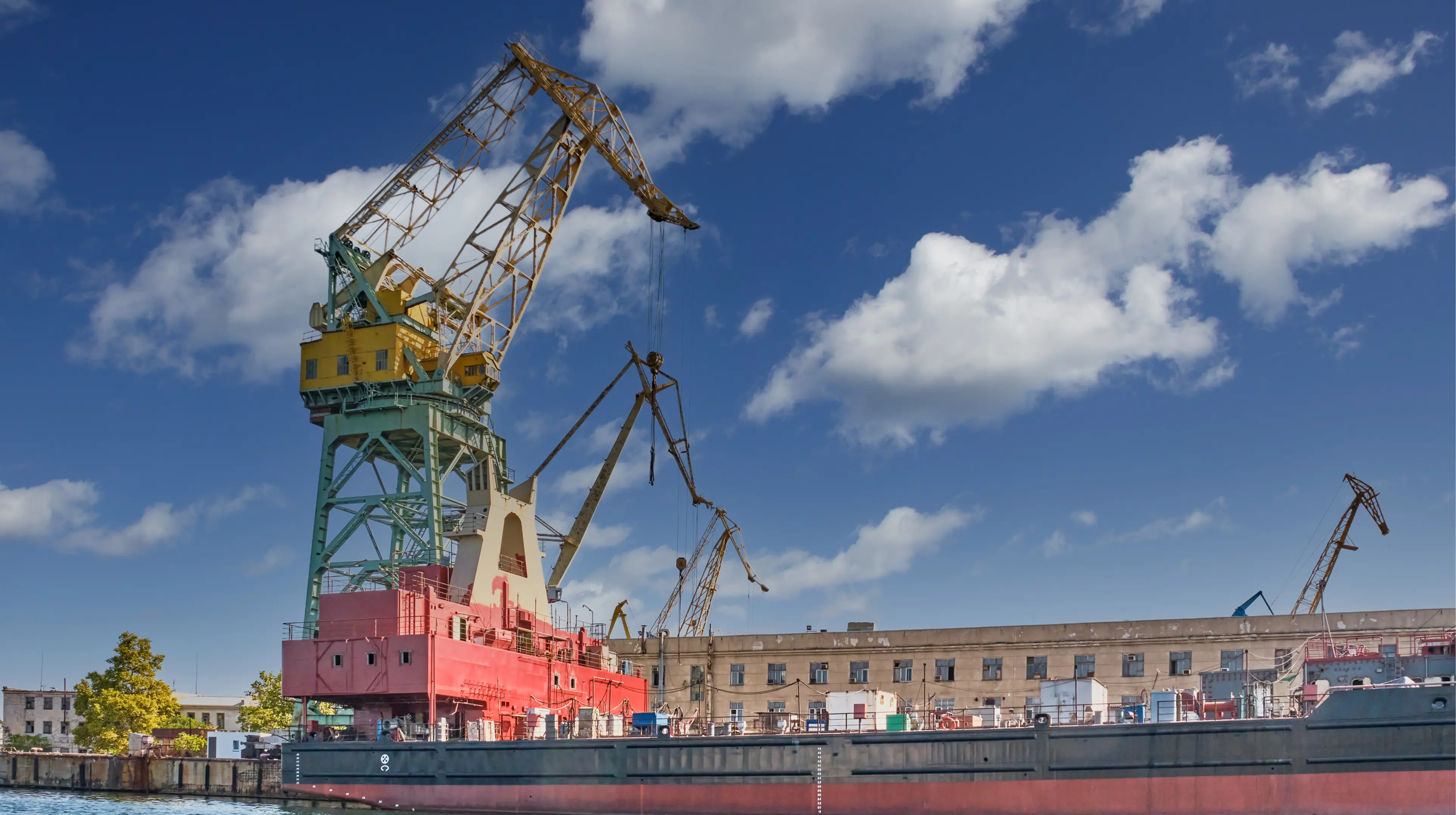 У Росії скоротять 70% працівників великого суднобудівного заводу