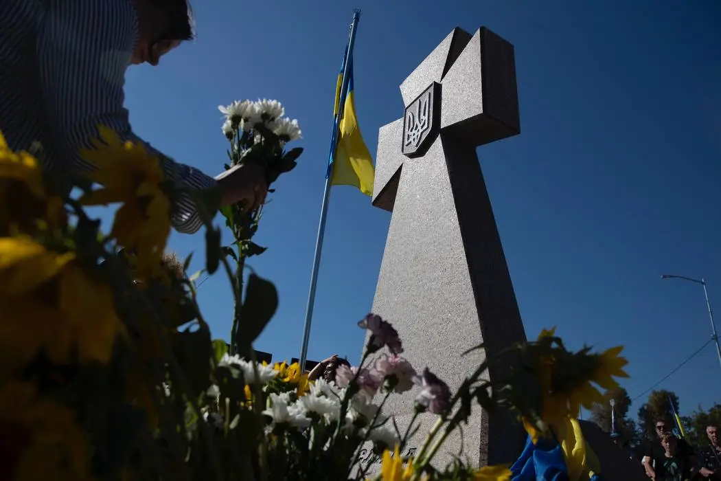 На Берковецькому кладовищі відкрили другий Меморіальний монумент на алеї почесних поховань