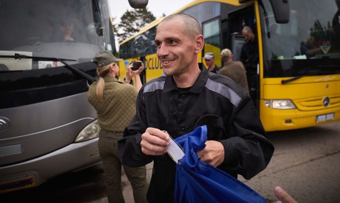 Третья часть обмена. Более 300 защитников вернулись в Украину