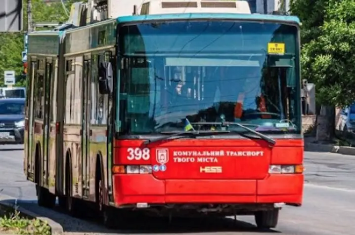 Зупинка транспорту у Чернівцях перенесена через ремонт