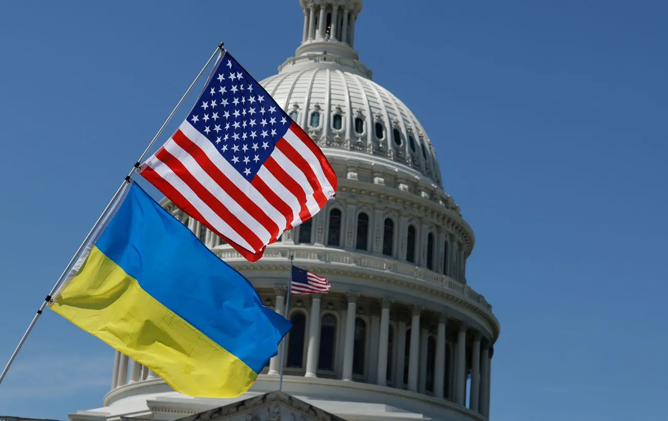 America first: Білий дім підтвердив паузу в постачанні зброї Україні