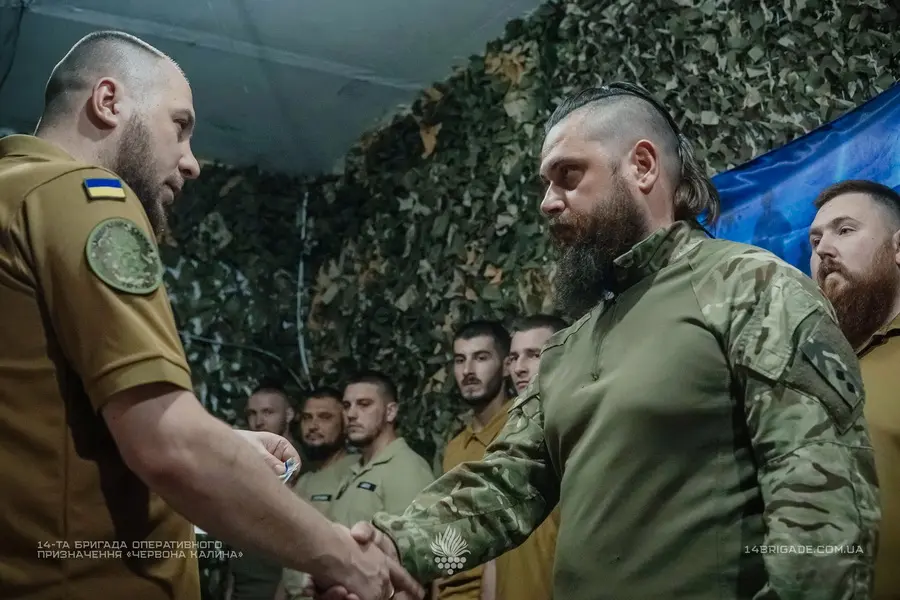Бійцям бригади "Червона Калина" вручили нагороди за бої на