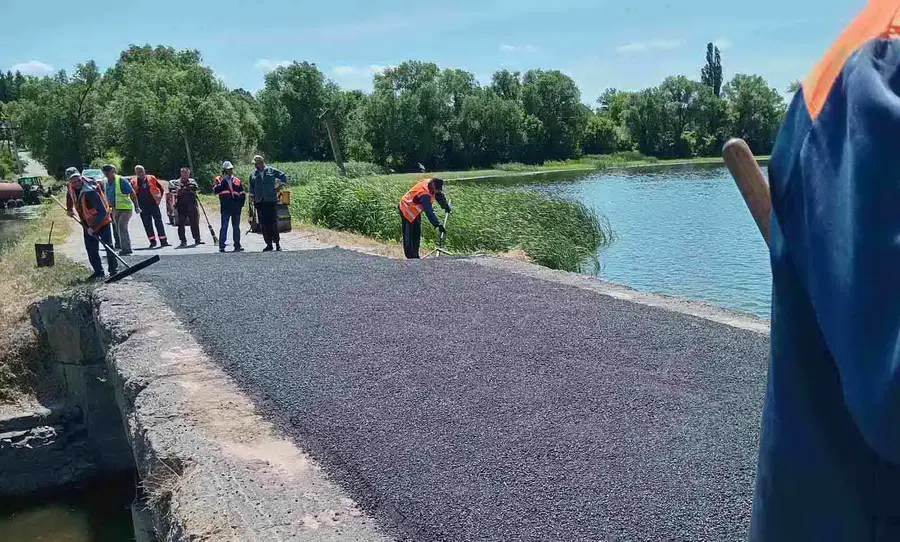 Фермери «скинулись» на ремонт мосту у селі на Вінниччині