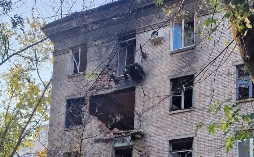 Рятувальники шукають третього загиблого, — Кличко з місця влучання у Святошинському районі. ВІДЕО