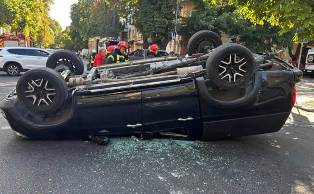 Охорона Порошенка спричинила жорстку аварію в Одесі (фото)