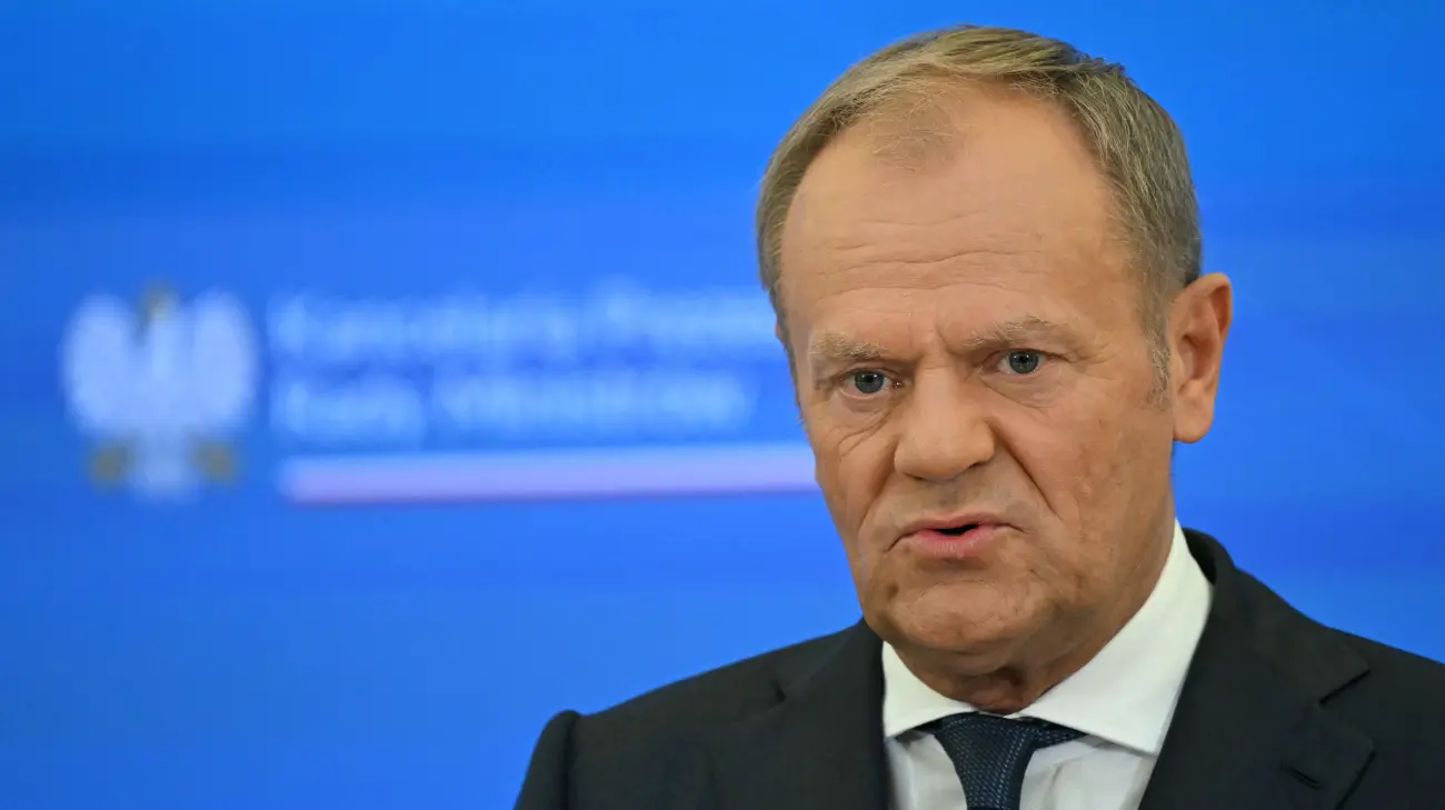 Туск заявив, що над урядовими будівлями у Варшаві літав дрон