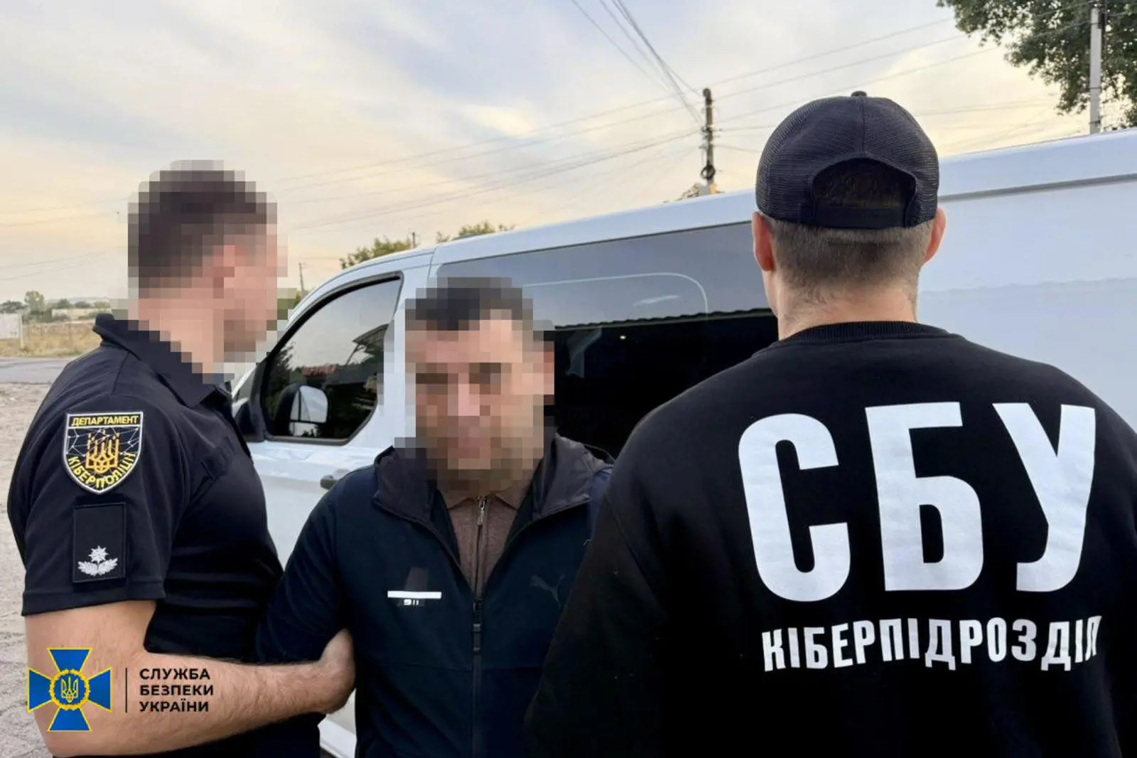 Звільнених з полону воїнів ошукали аферисти – СБУ