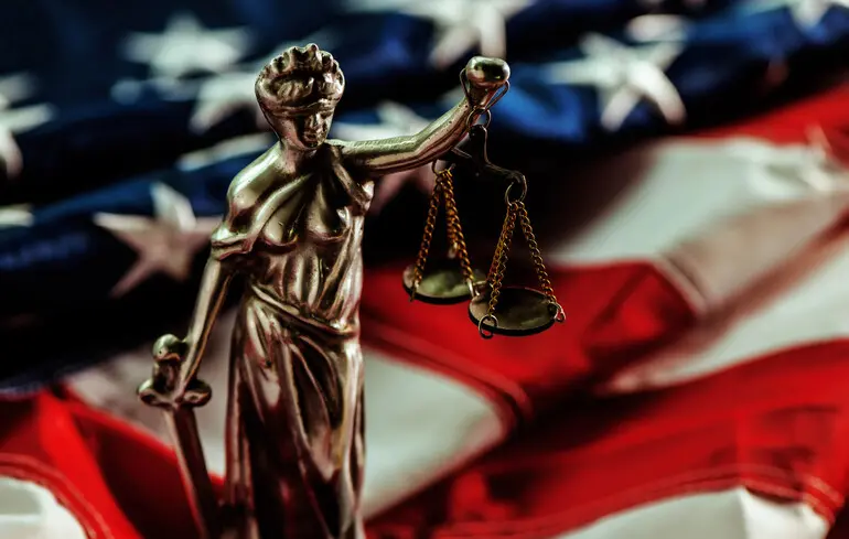 Відставного адмірала флоту США визнано винним у хабарництві