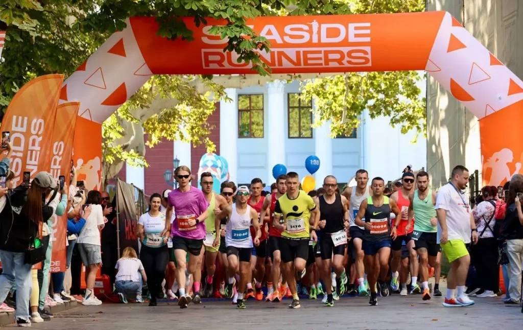 Independence Half Marathon в Одесі: благодійний забіг об’єднав сотні учасників (відео)