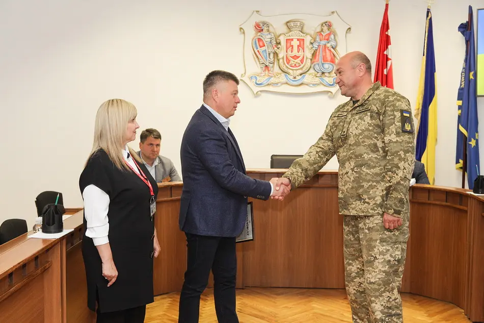 Ветерану війни з Вінниці вручили сертифікат на придбання авто