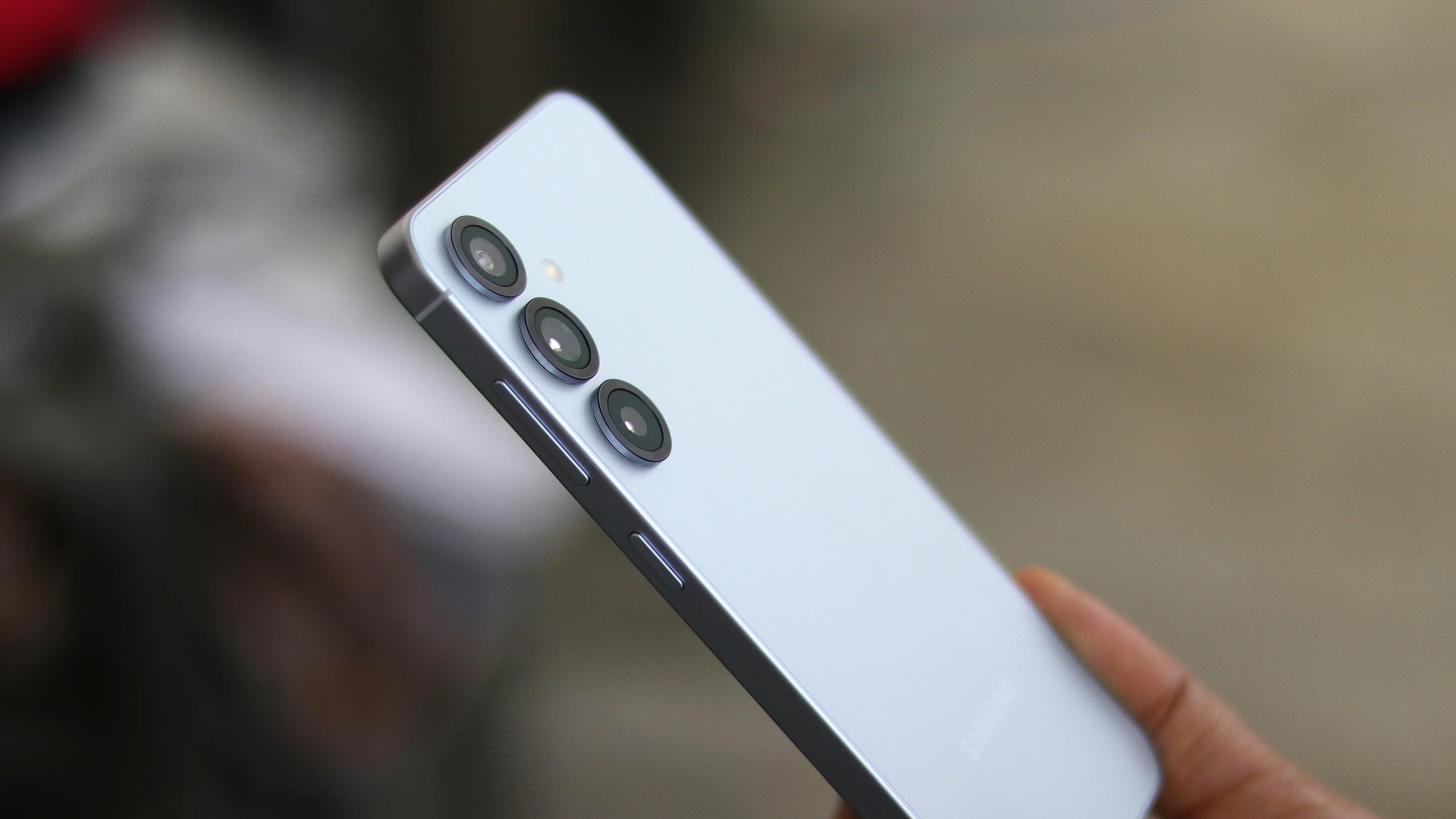Galaxy S25 Ultra перевершує в продажах всі телефони Ultra