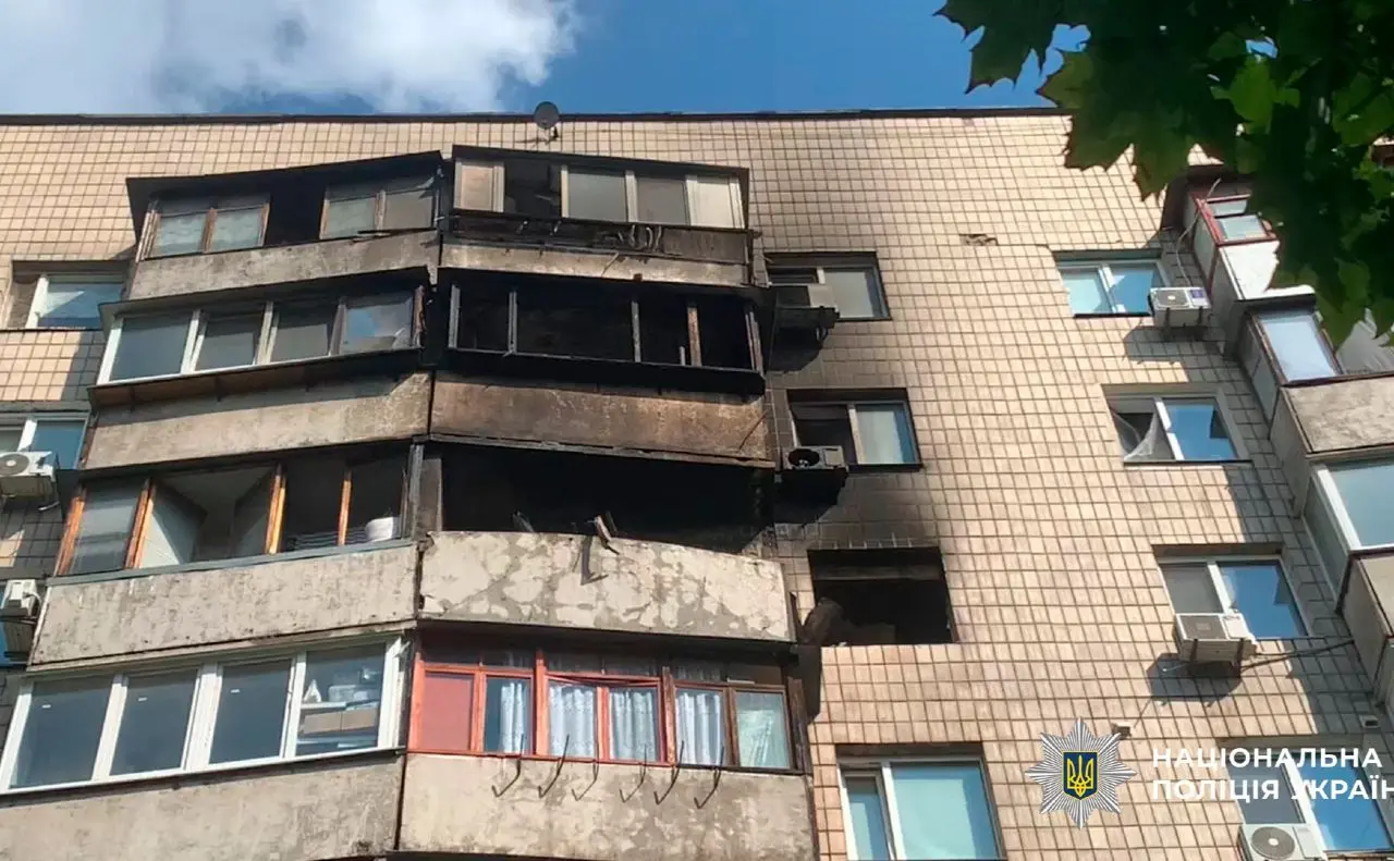 У Києві чоловік підірвав квартиру: постраждали троє поліцейських. ВІДЕО