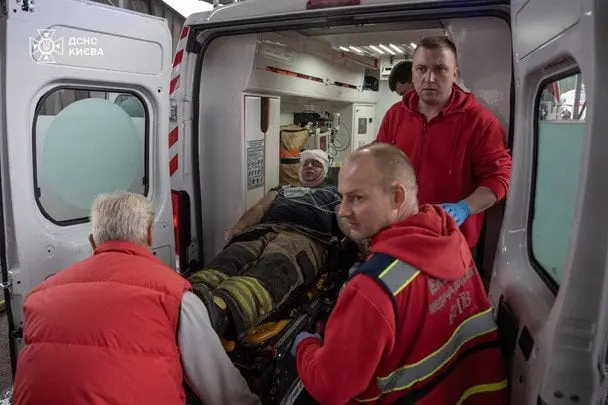 Аварійно-рятувальні роботи у Києві завершено: відома остаточна кількість жертв і постраждалих