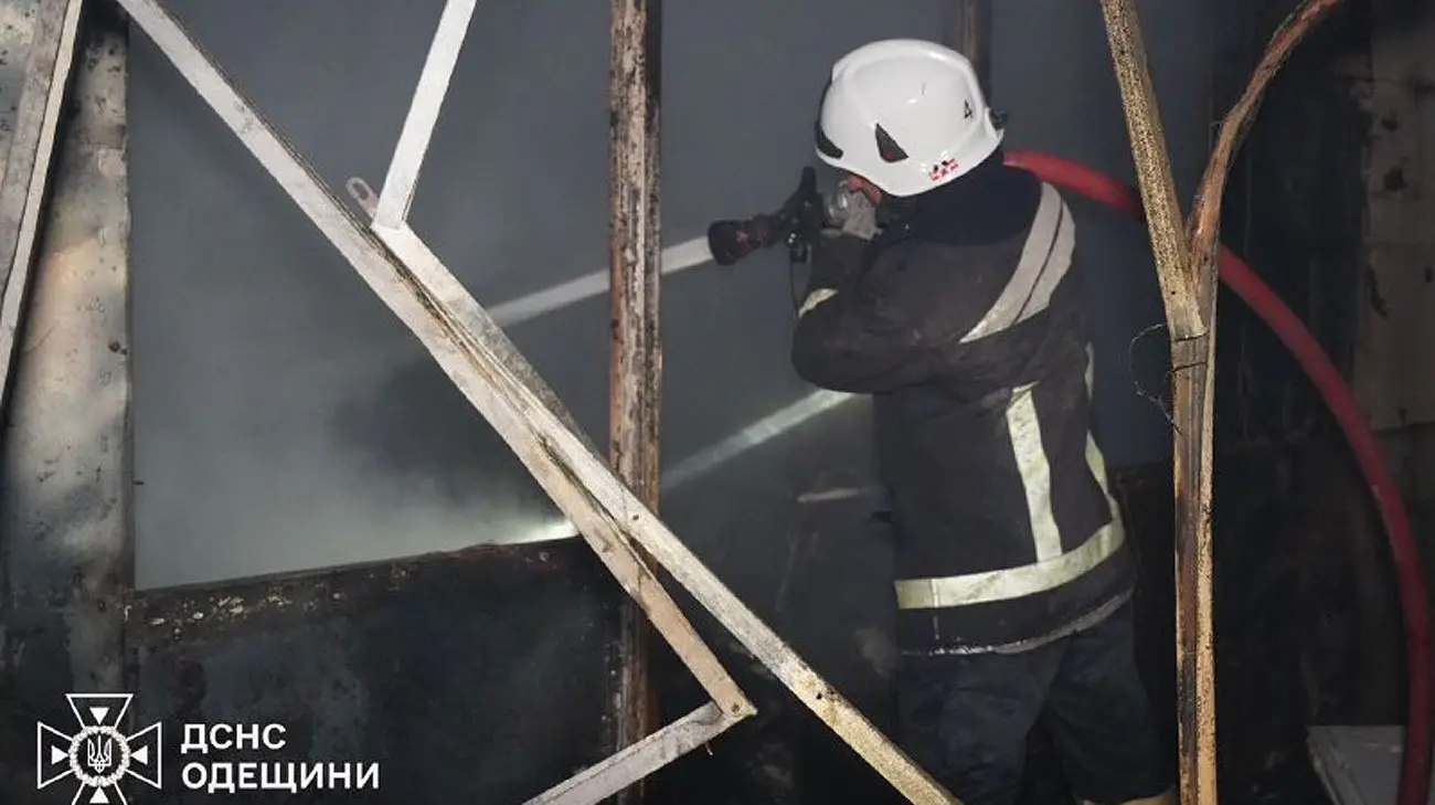 Одещина пережила "шахедну" атаку: вирували пожежі, пошкоджено радіоринок