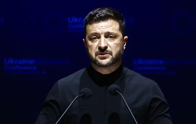 Зеленський заявив про необхідність участі України у всіх перемовинах