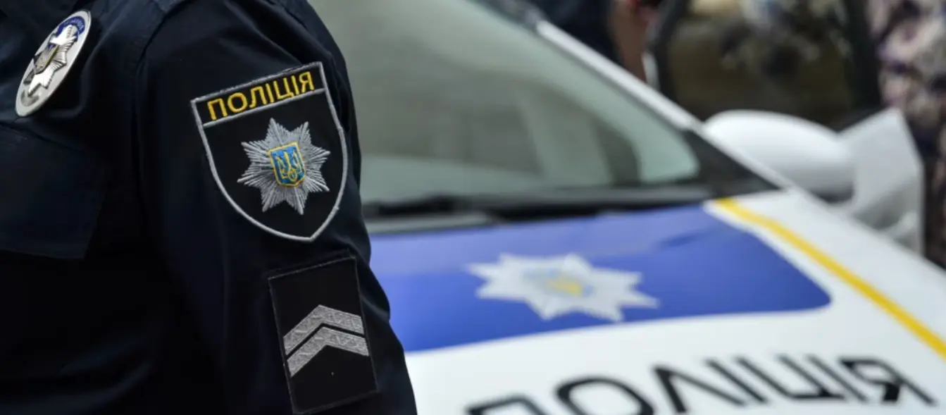 На Вінниччині чоловік під час обшуку свого дому погрожував правоохоронцям ножем і сокирою