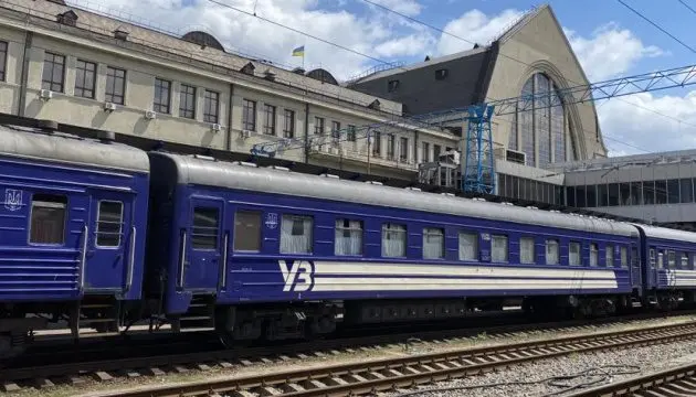 “Укрзалізниця” призначила п’ять додаткових поїздів з Києва 