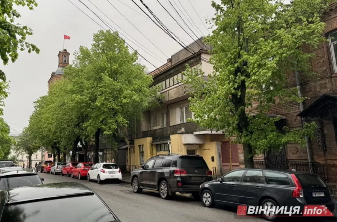 Дощ, холод та пориви вітру найближчими днями на Вінниччині