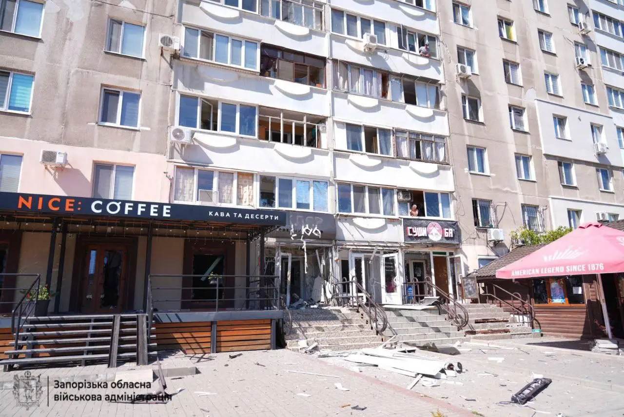 Россияне ударили дроном по Запорожью: есть пострадавшие – фото, видео