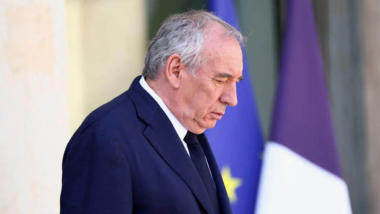 Прем’єр Франції допустив провал голосування за вотум довіри його уряду