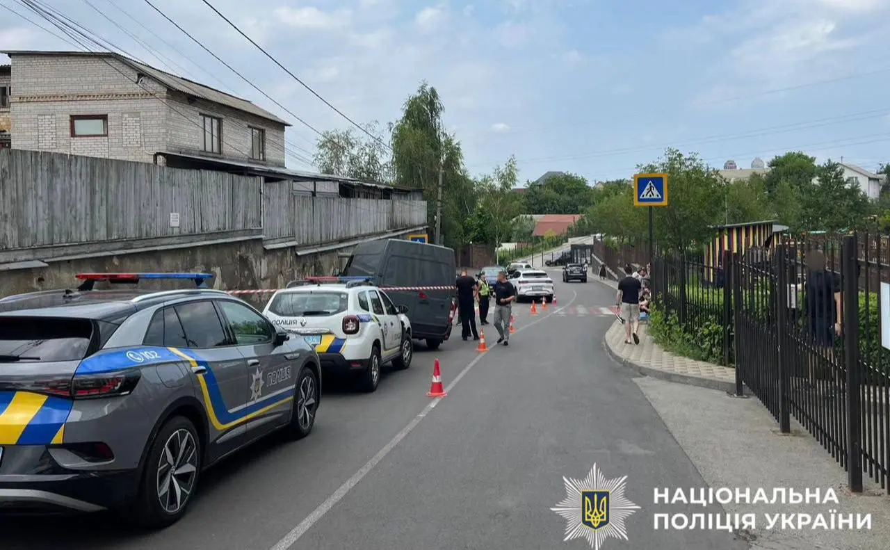 Машина без водія задавила хлопчика у Петропавліській Борщагівці