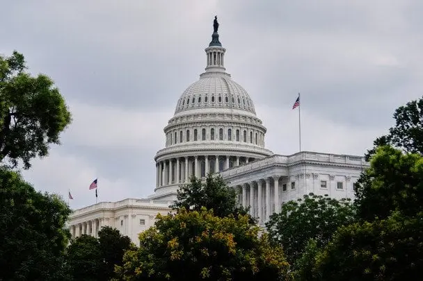 Конгрес США викликає подружжя Клінтонів на "килим": названа причина