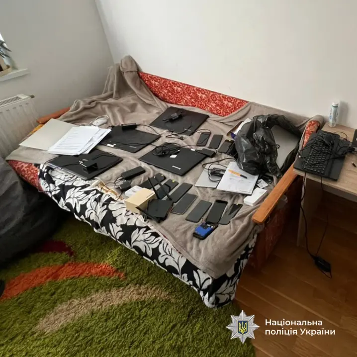 У Чернівцях викрили шахрайський кол-центр, який ошукав на 70 мільйонів гривень мешканців Казахстану