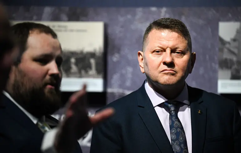 Залужний відмовився від розмови із Ді Венсом, який шукав альтернативу Зеленськиму після суперечки в Білому домі – The Guardian