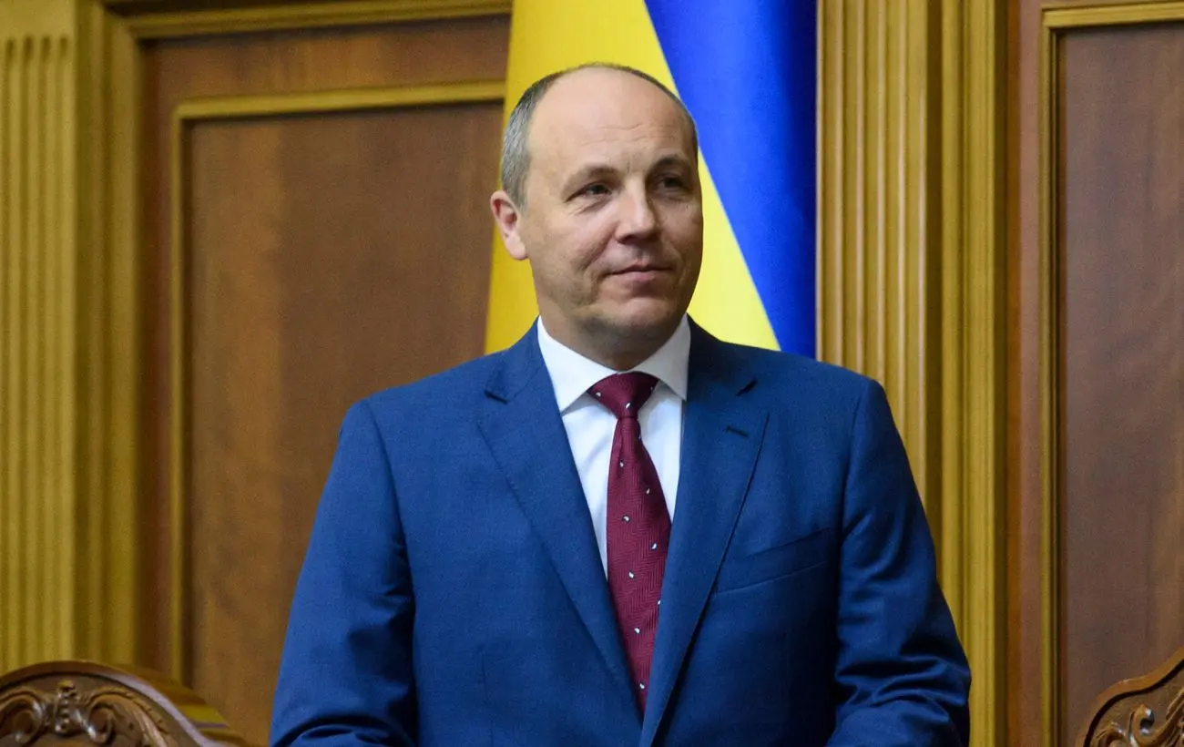 Зеленський присвоїв Парубію звання Героя України