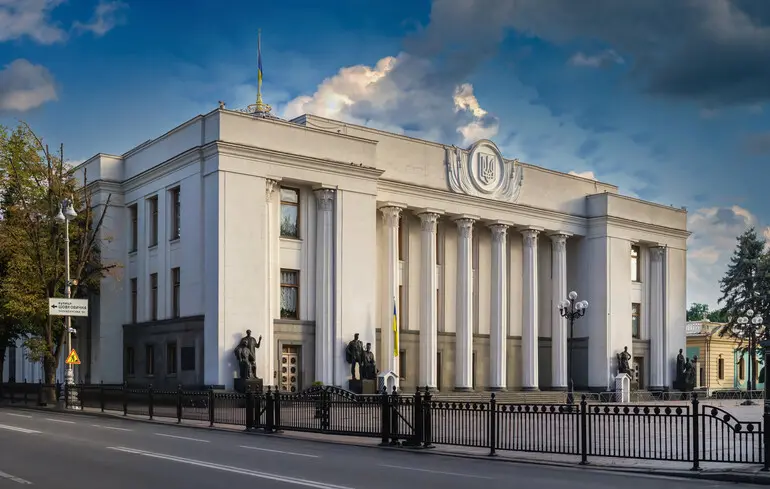 Медійники заявили про ризик для журналістських розслідувань через новий законопроєкт. У Раді відповіли