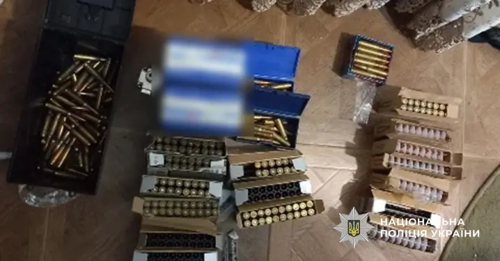 Вилучено зброю та боєприпаси у жителів Буковини