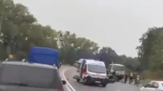 Автотроща біля Калинівки: є загиблі та травмовані, на місці працює поліція