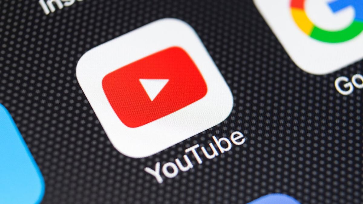 YouTube тестує новий інтерфейс: коментарі на мобільних будуть приховані