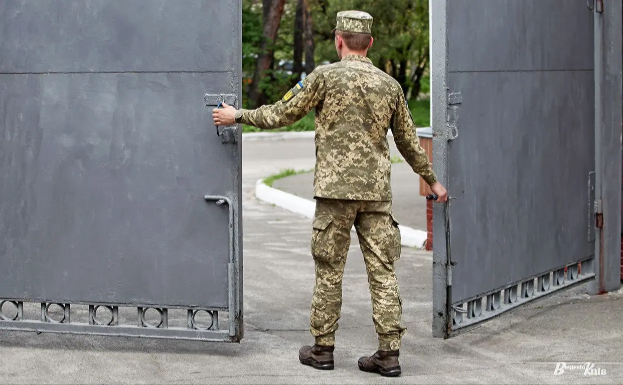 У Києві мобілізований розбився на смерть, вистрибнувши з буса ТЦК